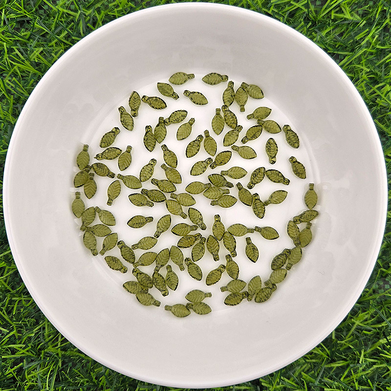 비즈톡 [PA-004-04]아크릴 미니나뭇잎고리형 5x10mm 카키 ,1개